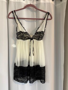VS Lace Babydoll Chemise Ivory Black Coquette Sheer Lingerie M